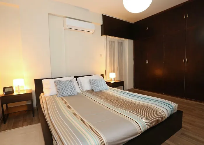 The Bridge-House Apartment