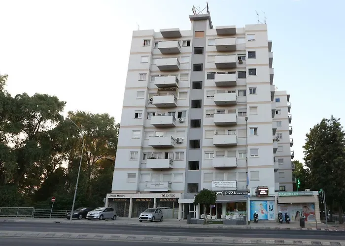 The Bridge-House Apartment