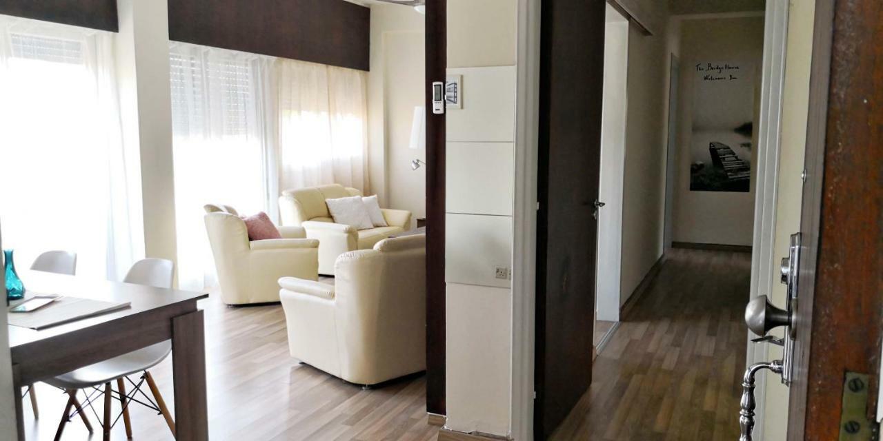 The Bridge-house Apartman